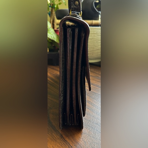 Cabrelli faux leather crocodile pattern handbag with top handle - Picture 5 of 15